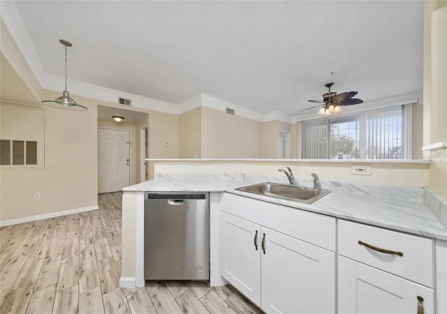 Listing Photo 5 - Condo for sale in building located at 3280 Soho St, Orlando, FL 32835 - Unit #201