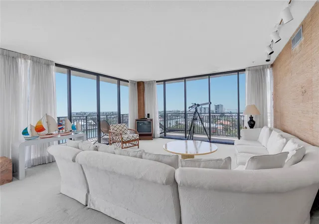 Photo 4 of Condo for sale at 7600 Bayshore Dr #701, Treasure Island, FL 33706 | MLS# TB8528064 | Listing updated on 2026-10-04