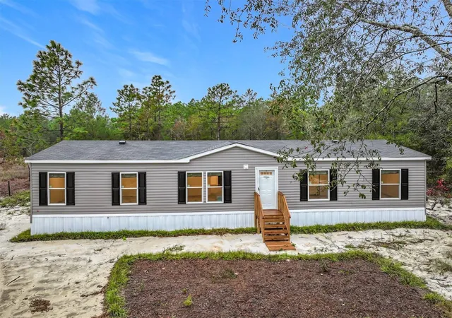Photo 1 of Sale Pending at 150 Lake Galilee Dr, Hawthorne, FL 32640 | MLS# TB8528067 | Listing updated on 2026-09-01