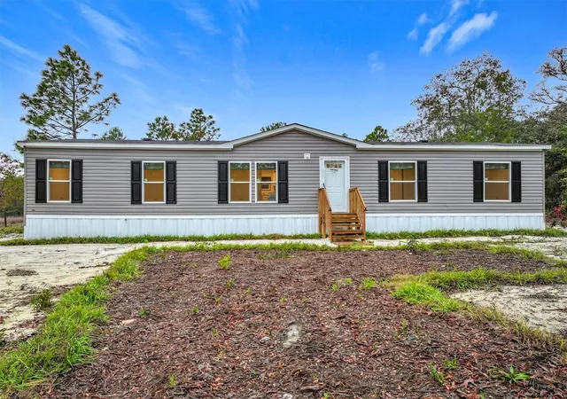 Photo 2 of Sale Pending at 150 Lake Galilee Dr, Hawthorne, FL 32640 | MLS# TB8528067 | Listing updated on 2026-09-01