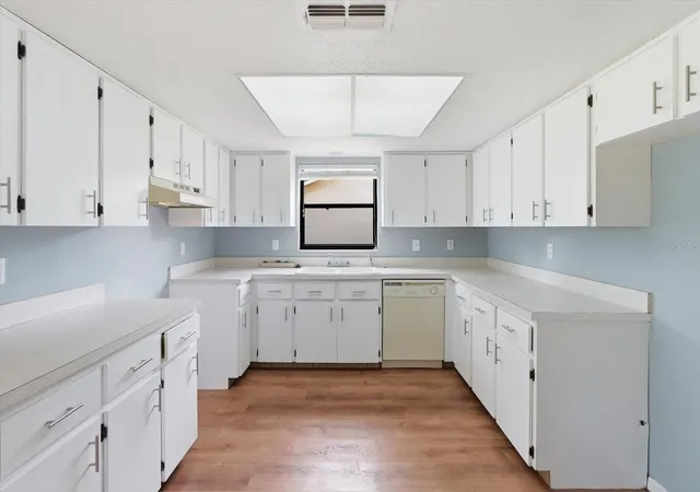 Photo 3 of House for sale at 1289-1291 Markham Ave, Spring Hill, FL 34606 | MLS# W7887539 | Listing updated on 2026-08-20