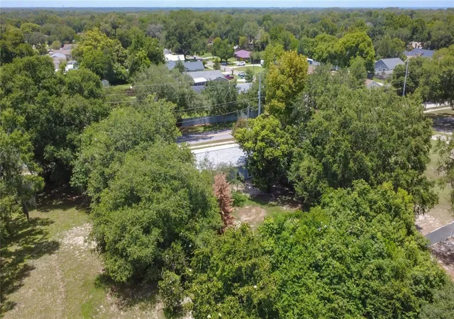47th image of 460 N Pine Ave, Oviedo, FL 32765 | MLS# O6424158