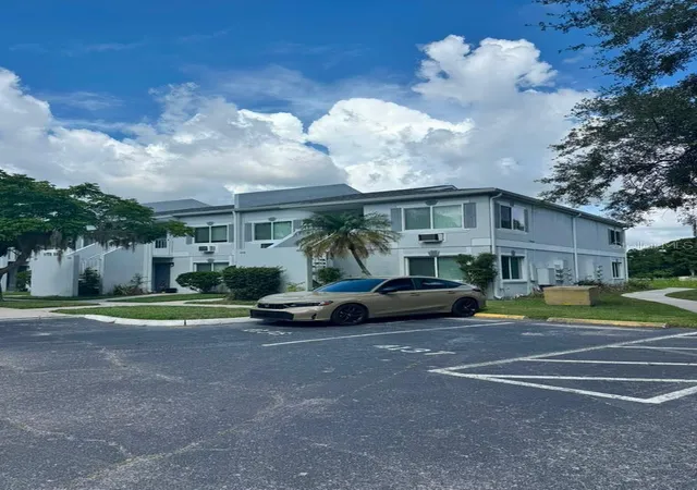 1st image of 4140 Dolphin Dr, Tampa, FL 33617 | MLS# S5153499