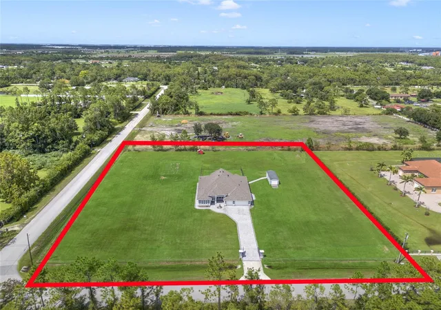 Photo 2 of Single family home for sale at 6607 Whispering Pines Rd, Orlando, FL 32824 | MLS# O6424169 | Listing updated on 2026-08-21