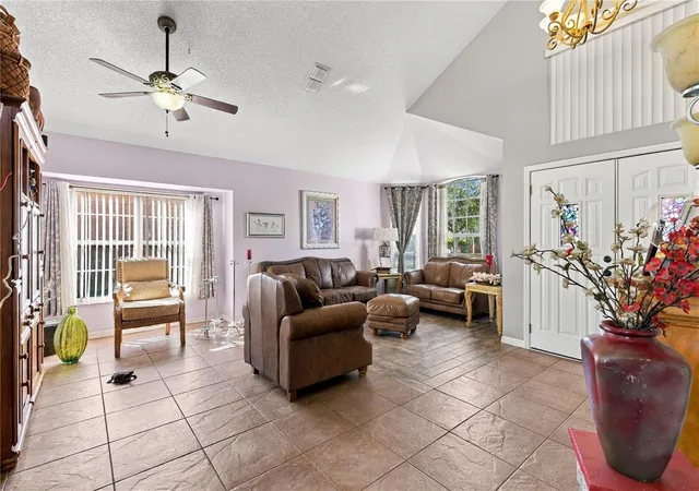 Photo 1 of Single family home for sale at 192 Westmoreland Cir, Kissimmee, FL 34744 | MLS# S5153506 | Listing updated on 2026-10-17