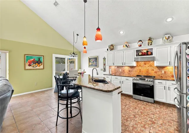 Photo 3 of Single family home for sale at 192 Westmoreland Cir, Kissimmee, FL 34744 | MLS# S5153506 | Listing updated on 2026-10-17