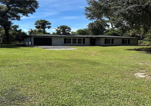Photo 2 of Single family home for sale at 2911 Williams Rd, Plant City, FL 33565 | MLS# TB8528102 | Listing updated on 2026-09-28