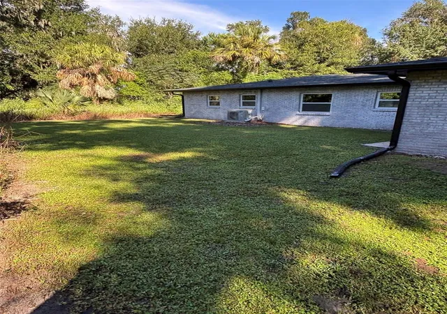 Photo 3 of Single family home for sale at 2911 Williams Rd, Plant City, FL 33565 | MLS# TB8528102 | Listing updated on 2026-09-28