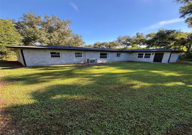 Photo 4 of Single family home for sale at 2911 Williams Rd, Plant City, FL 33565 | MLS# TB8528102 | Listing updated on 2026-09-28