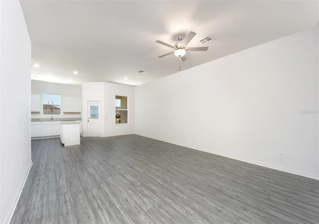 Photo 3 of Townhouse for sale at 654 Poppy Ln, Dundee, FL 33838 | MLS# TB8528115 | Listing updated on 2026-10-06