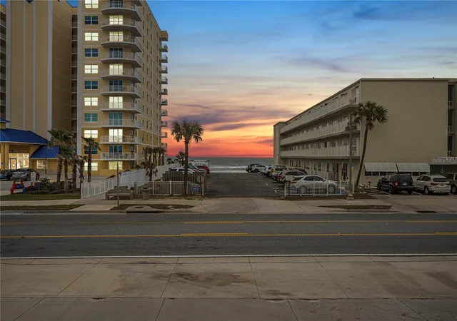 2nd image of 3724 S Atlantic Ave, DAYTONA BEACH, FL 32118