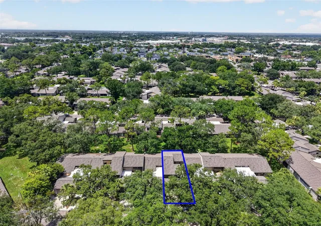 Photo 4 of Townhouse for sale at 612 Woodridge Dr, Fern Park, FL 32730 | MLS# O6424194 | Listing updated on 2026-10-03