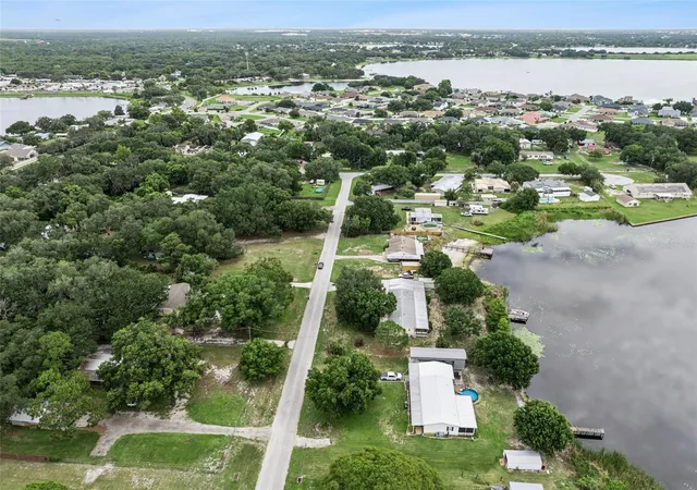 Photo 2 of Sale Pending at 126 Bermuda Ct, Winter Haven, FL 33880 | MLS# P4939281 | Listing updated on 2026-08-22