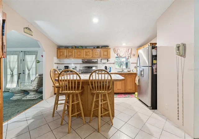Photo 4 of Sale Pending at 126 Bermuda Ct, Winter Haven, FL 33880 | MLS# P4939281 | Listing updated on 2026-08-22