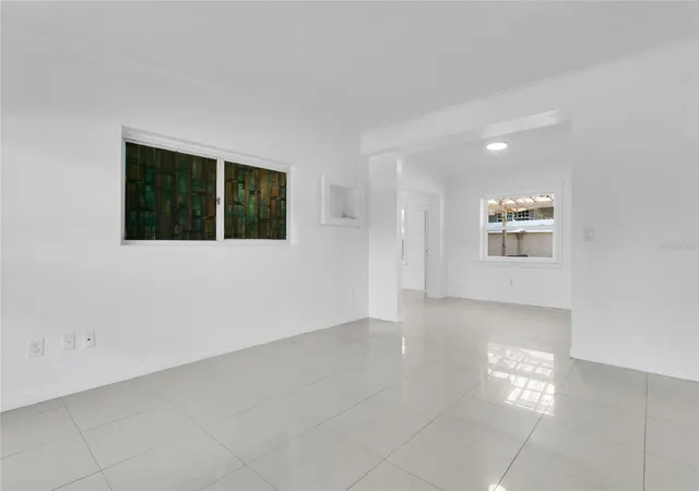 Photo 3 of Single family home for sale at 5910 Indian Hl Rd, Orlando, FL 32808 | MLS# O6424205 | Listing updated on 2026-08-15