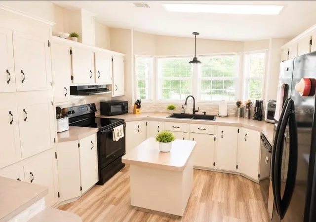 Photo 4 of Manufactured home for sale at 74 Straphmore Dr, Haines City, FL 33844 | MLS# O6424208 | Listing updated on 2026-09-06