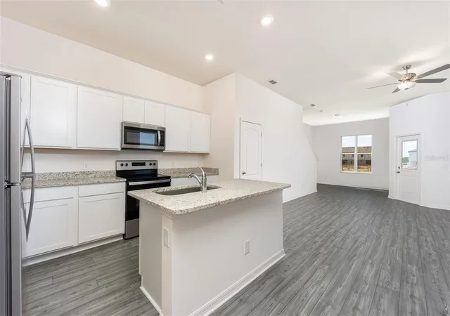 4th image of 648 Poppy Ln, Dundee, FL 33838 | MLS# TB8528133
