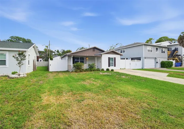 Photo 3 of Single family home for sale at 1842 Shore Acres Blvd Ne, Saint Petersburg, FL 33703 | MLS# O6424211 | Listing updated on 2026-08-28