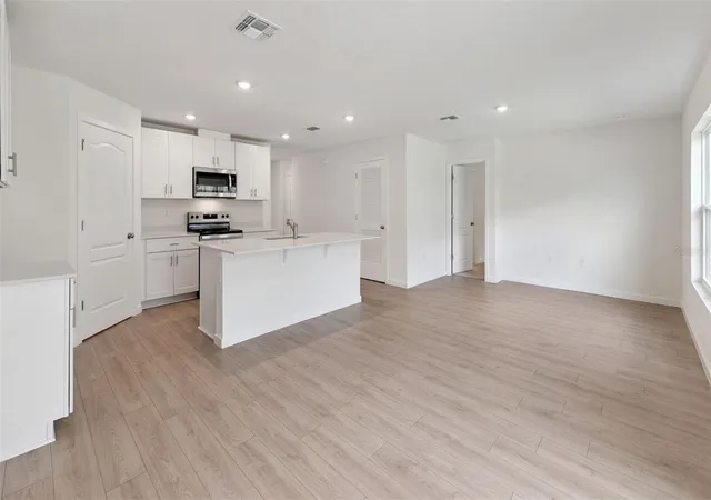5th image of 135 Heirloom Dr, Ormond Beach, FL 32174 | MLS# O6424215