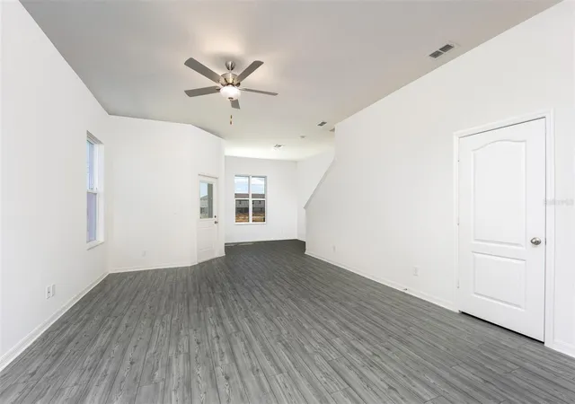 3rd image of 678 Poppy Ln, Dundee, FL 33838 | MLS# TB8528145