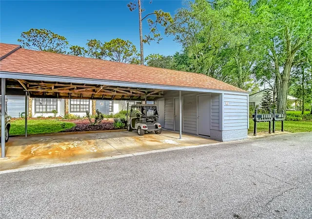 3rd image of 2077 Woodcutter Ct, Spring Hill, FL 34606 | MLS# W7887550