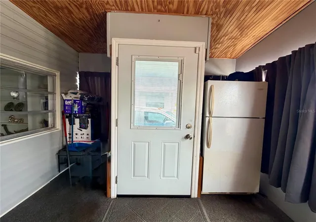 3rd image of 916 51St Avenue Plz W, Bradenton, FL 34207 | MLS# D6148037