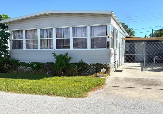 46th image of 916 51st Avenue Plz W, Bradenton, FL 34207 | MLS# D6148037
