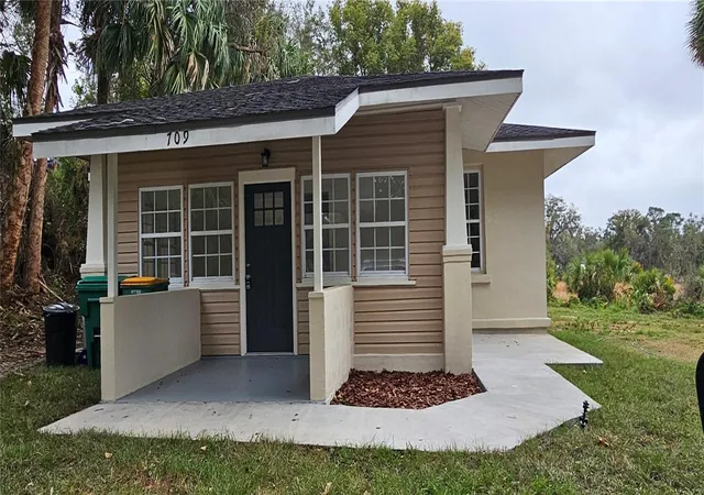 1st image of 709 S Highland St, Mount Dora, FL 32757 | MLS# G5114920