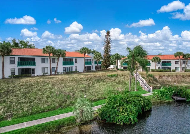 3rd image of 4729 Casablanca Cir #C22, Sebring, FL 33870 | MLS# L4963427