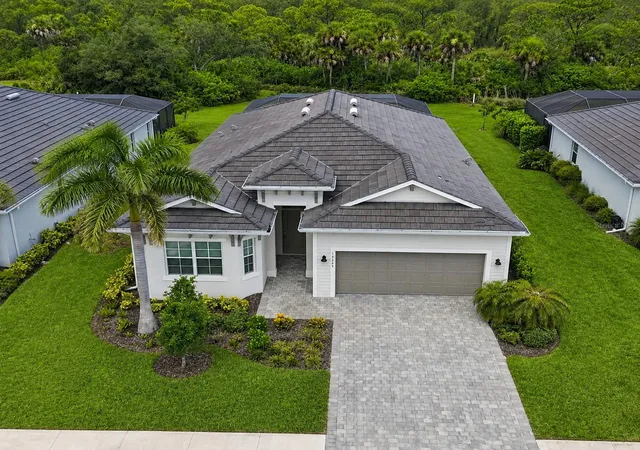 Photo 1 of Single family home for sale at 17365 Jadestone Ct, Venice, FL 34293 | MLS# A4699677 | Listing updated on 2026-10-04