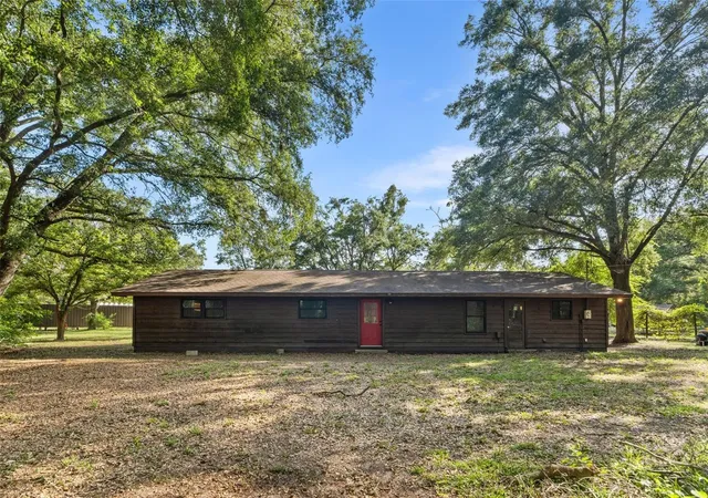 Homes for sale in Bell, FL | 79 Nw 55th Ave, Bell, FL 32619 | MLS# GC541879
