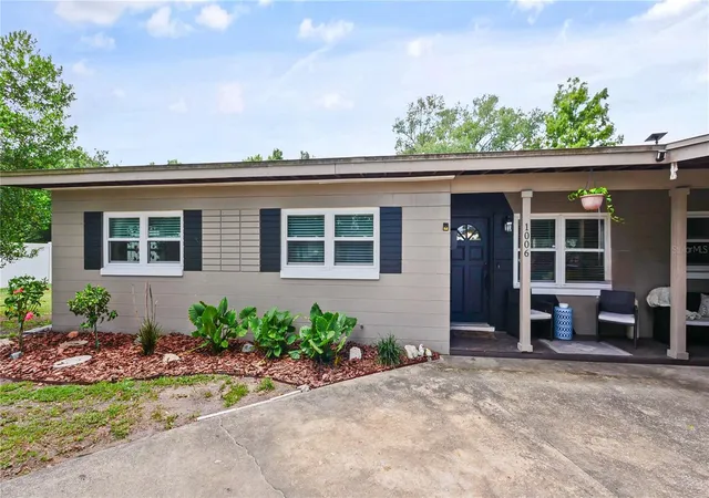 Photo 2 of Single family home for sale at 1006 Beatrice Dr, Orlando, FL 32810 | MLS# O6424245 | Listing updated on 2026-09-05