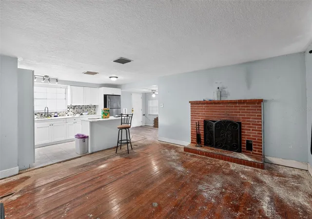 3rd image of 10109 Main St, Thonotosassa, FL 33592 | MLS# C7528280