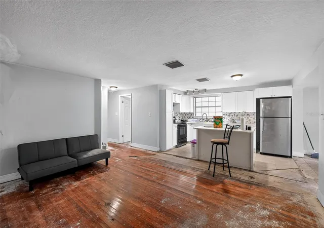 5th image of 10109 Main St, Thonotosassa, FL 33592 | MLS# C7528280