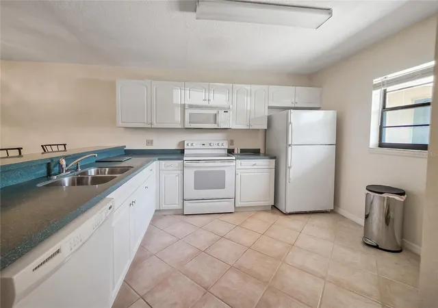 5th image of 175 Kings Hwy #Bldg 3 UNIT 314, Punta Gorda, FL 33983 | MLS# C7528282