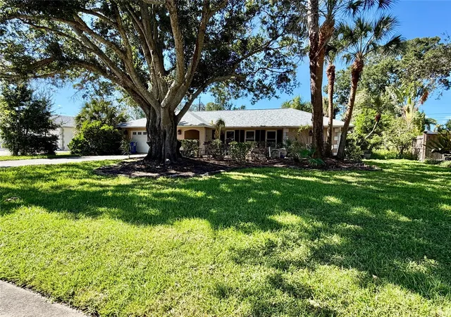 Photo 2 of Single family home for sale at 5230 Venetian Blvd Ne, Saint Petersburg, FL 33703 | MLS# TB8528202 | Listing updated on 2026-10-26