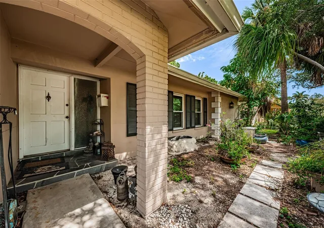 Photo 3 of Single family home for sale at 5230 Venetian Blvd Ne, Saint Petersburg, FL 33703 | MLS# TB8528202 | Listing updated on 2026-10-20