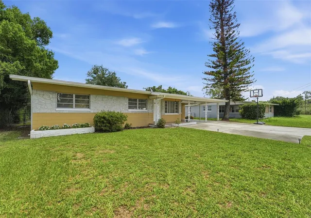 Photo 3 of Single family home for sale at 123 E Lake Mary Dr, Orlando, FL 32839 | MLS# O6424265 | Listing updated on 2026-08-09