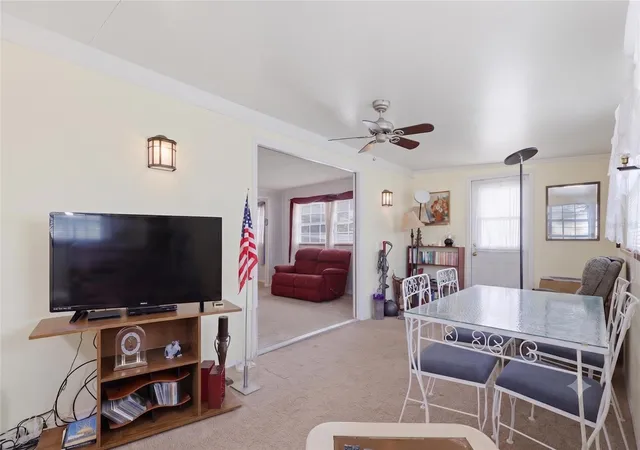 Photo 4 of Manufactured home for sale at 5417 Amanda St, Zephyrhills, FL 33542 | MLS# TB8528218 | Listing updated on 2026-09-08