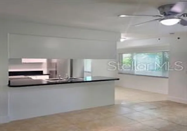 4th image of 605 Hillpoint Wy, Brandon, FL 33510 | MLS# TB8528220