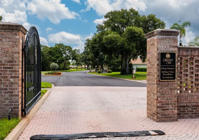 Photo 4 of Single family home for sale at 1338 Dartford Dr, Tarpon Springs, FL 34688 | MLS# TB8528232 | Listing updated on 2026-09-13