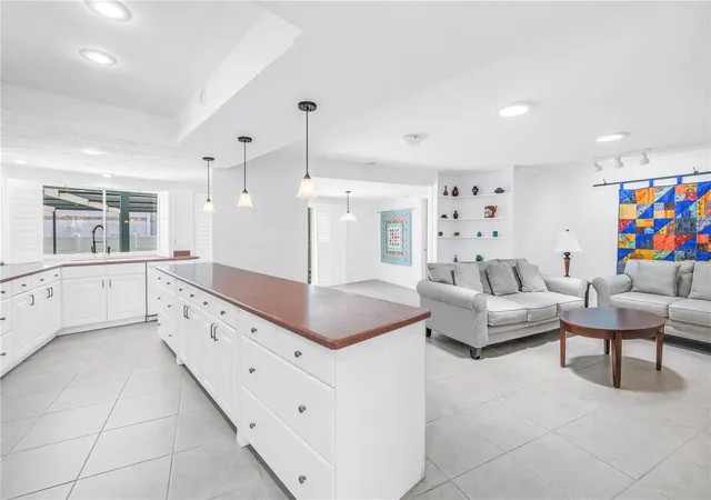 5th image of 3000 Heron Pl, Clearwater, FL 33762 | MLS# TB8528235
