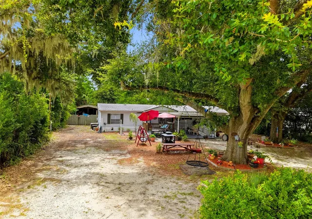 Photo 4 of Manufactured home for sale at 29514 Benjamin Dr, Wesley Chapel, FL 33543 | MLS# TB8528239 | Listing updated on 2026-09-29