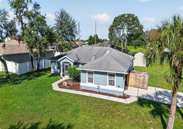 Photo 3 of Single family home for sale at 304 Marion Oaks Crse, Ocala, FL 34473 | MLS# OM728286 | Listing updated on 2026-08-15