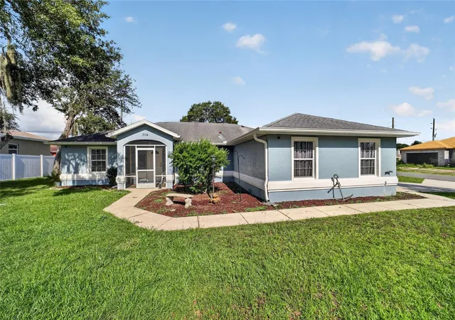 Photo 4 of Single family home for sale at 304 Marion Oaks Crse, Ocala, FL 34473 | MLS# OM728286 | Listing updated on 2026-08-15