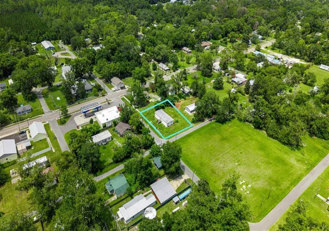 1st image of 5383 Orange St, Hampton, FL 32044 | MLS# OM728288