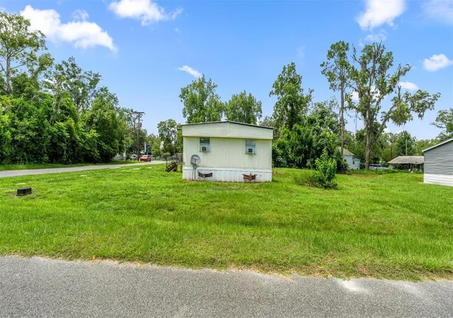 4th image of 5383 Orange St, Hampton, FL 32044 | MLS# OM728288