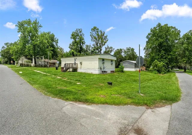 5th image of 5383 Orange St, Hampton, FL 32044 | MLS# OM728288