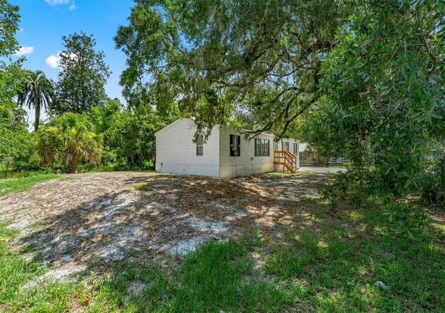 3rd image of 10530 Prospect Ave, Hampton, FL 32044 | MLS# OM728289