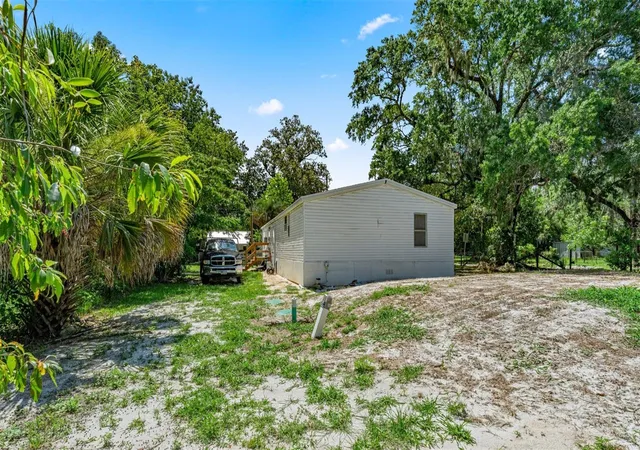 5th image of 10530 Prospect Ave, Hampton, FL 32044 | MLS# OM728289